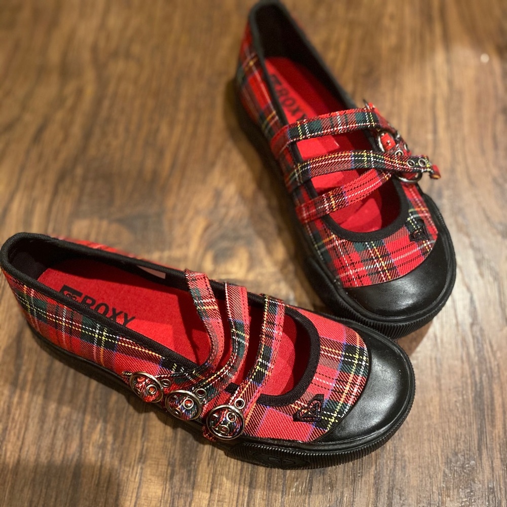 Stylish Roxy flats